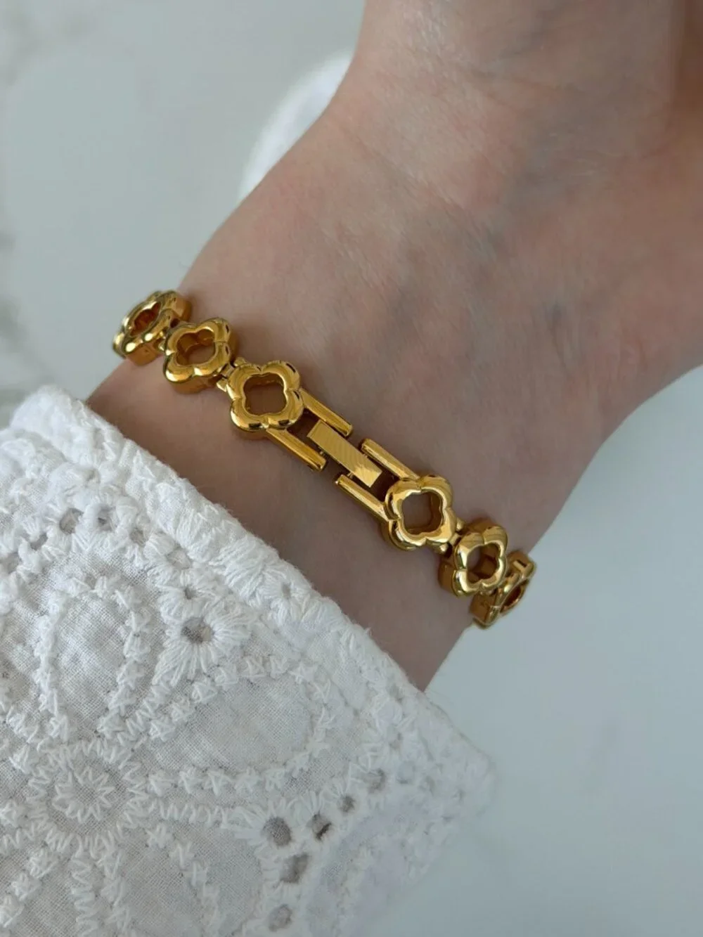 SKU0597Retro Gold White Women Minimalist Watch Bracelet Stainless steel+gift bag
